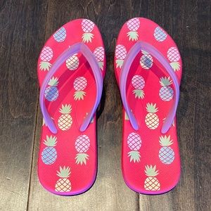 Girls 4/5 Pink flip flops